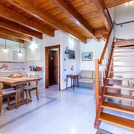 Is Coronas ゲストハウス