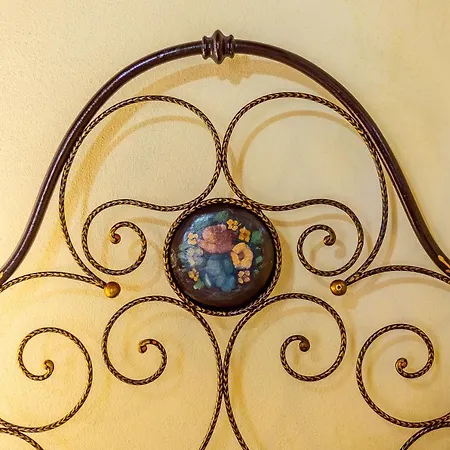 Pensión Is Coronas *