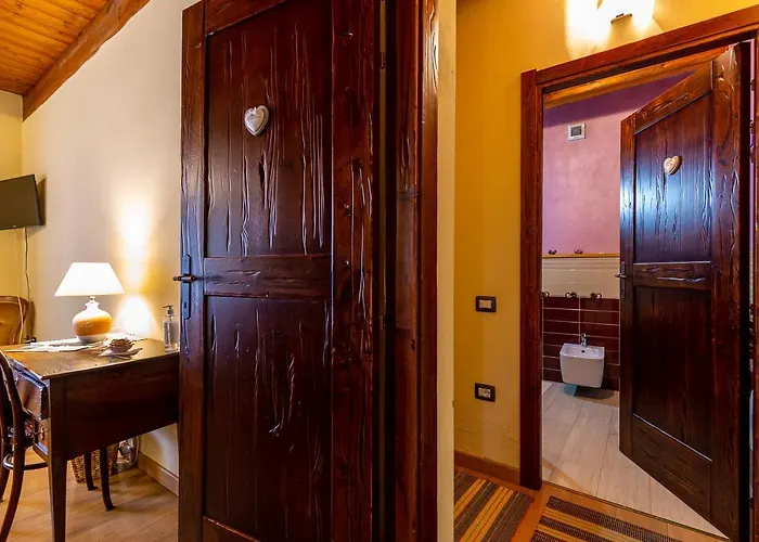 Is Coronas Vendégház Ìsili