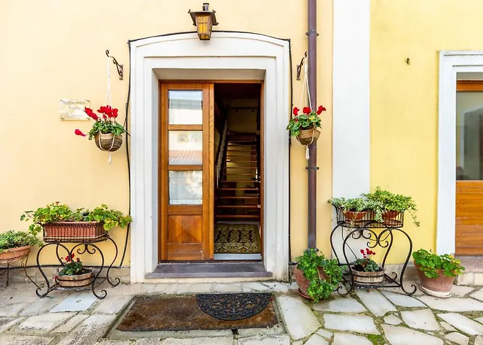 Vendégház Is Coronas Ìsili