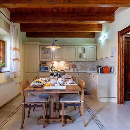 Guest house Is Coronas Isili