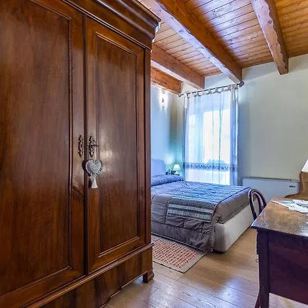 Pensionat Is Coronas Isili